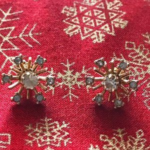 Avon Vintage (1978) Starburst Gold Tone Pierced Earrings In Box